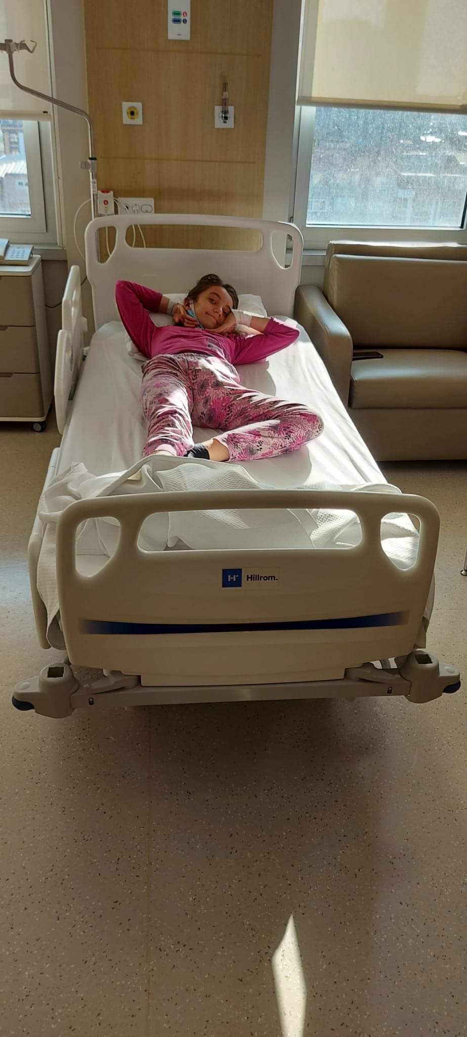 Fetița unei angajate ISU suferă de o tumoare cerebrală. Familia are nevoie de ajutor financiar pentru o intervenție chirurgicală în Turcia