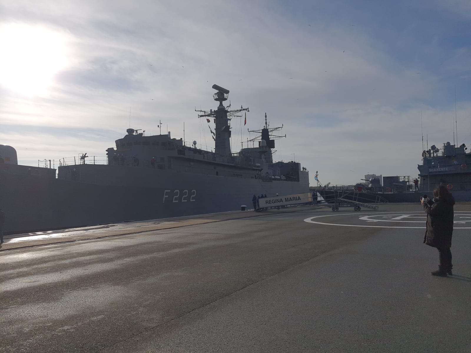 CONSTANŢA: Distincţii oferite militarilor de pe fregata ”Regina Maria”, la întoarcerea dintr-o misiune NATO în Mediterana
