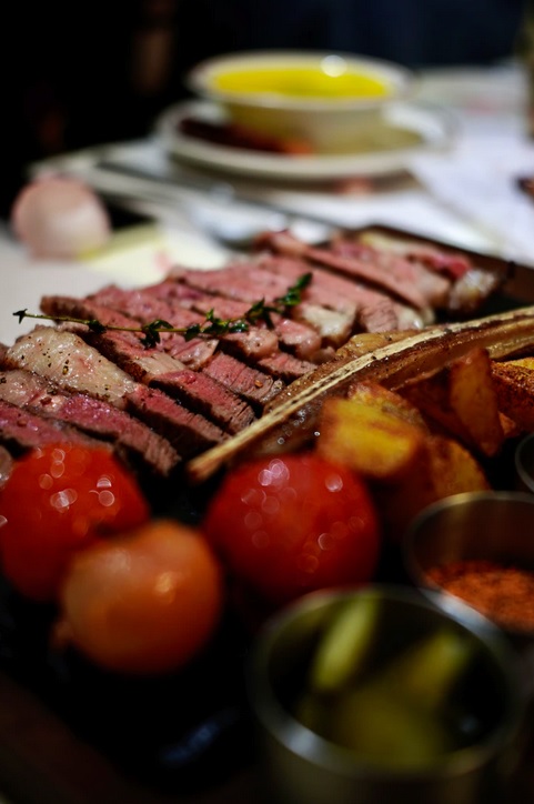 Medicii avertizează asupra exceselor alimentare din această perioadă