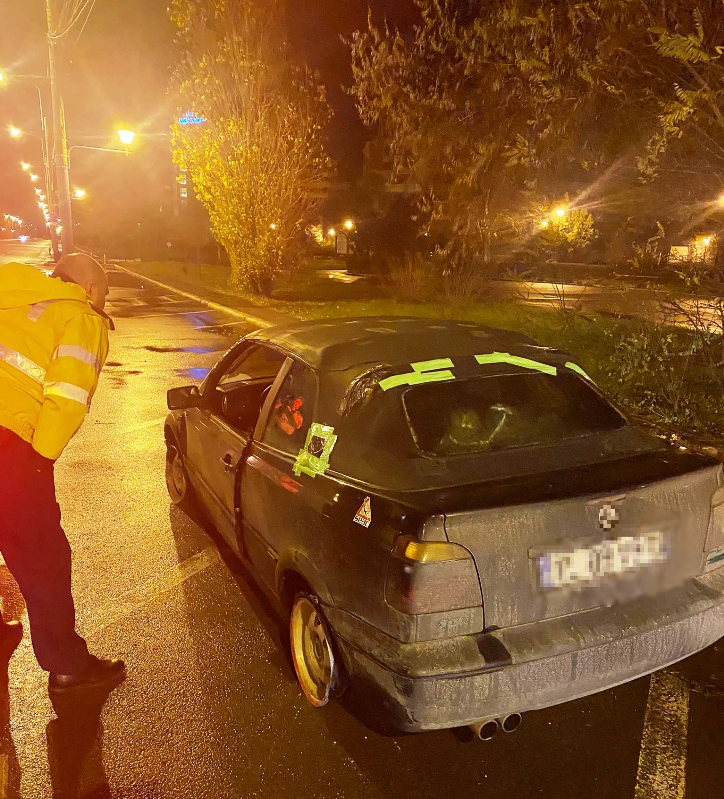 FOTO. Autoturism cu anvelopele sparte, depistat de un polițist constănțean aflat în timpul liber. Șoferul consumase ALCOOL