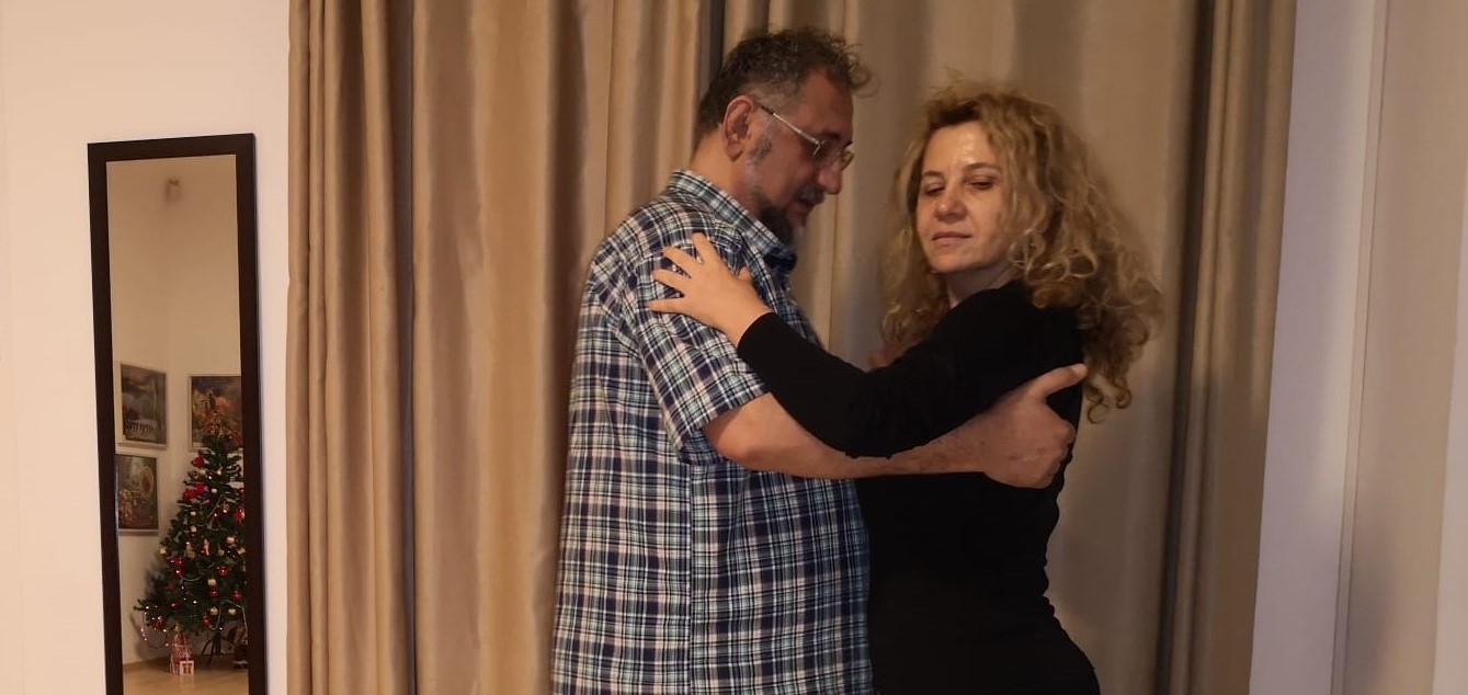 CONSTANŢA: Terapia prin tango îi ajută pe pacienţii cu Parkinson să ţină boala pe loc. Conf. univ. dr. Any Docu Axelerad: „Acest dans produce o reeducare neuromotorie“