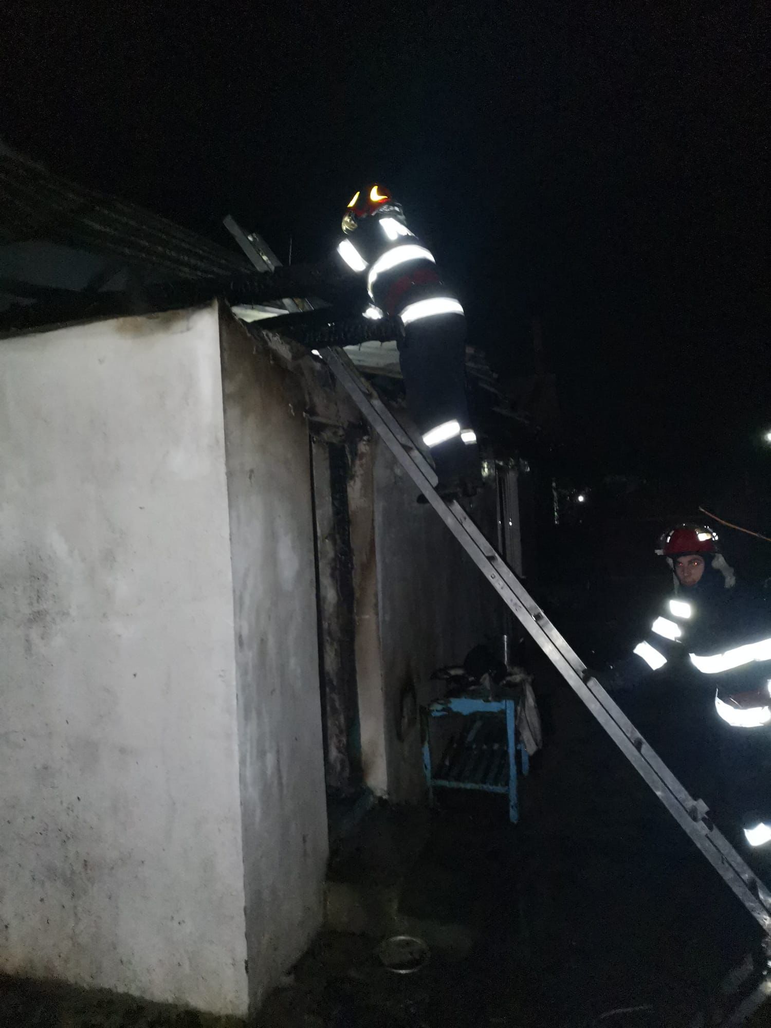 Județul TULCEA/FOTO: Femeie decedată într-un incendiu provocat de o lumânare