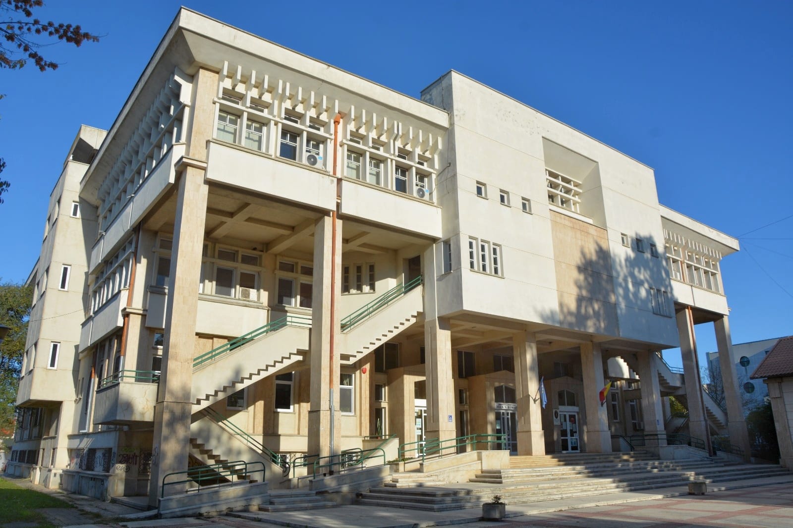 Biblioteca Județeană Constanţa scoate la concurs 7 posturi