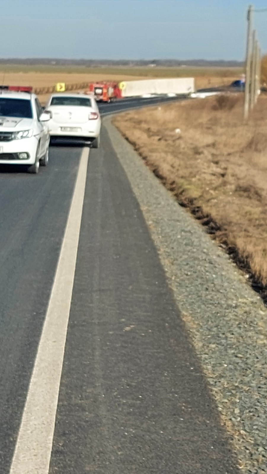 Circulație blocată complet pe DN 2A, la ieșirea din Țăndărei spre Constanţa