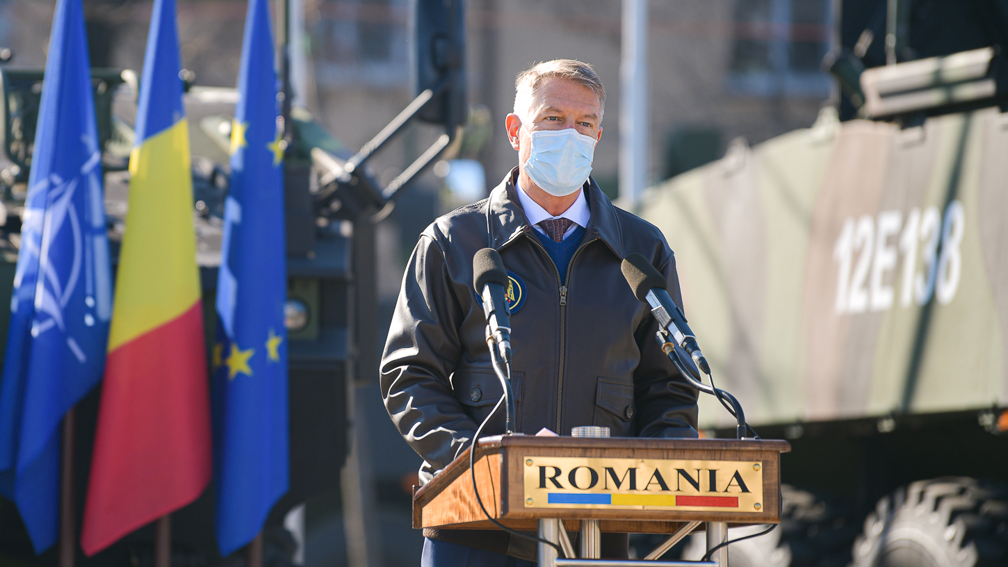 Preşedintele Iohannis şi secretarul general al NATO vizitează Baza 57 Aeriană de la Mihail Kogălniceanu