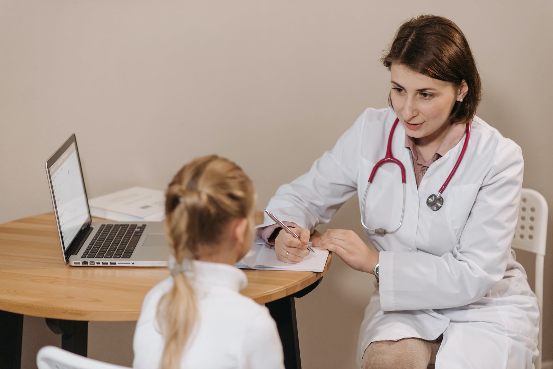 HÂRŞOVA: Se redeschide Cabinetul de Pediatrie din cadrul ambulatoriului Spitalului Orășenesc