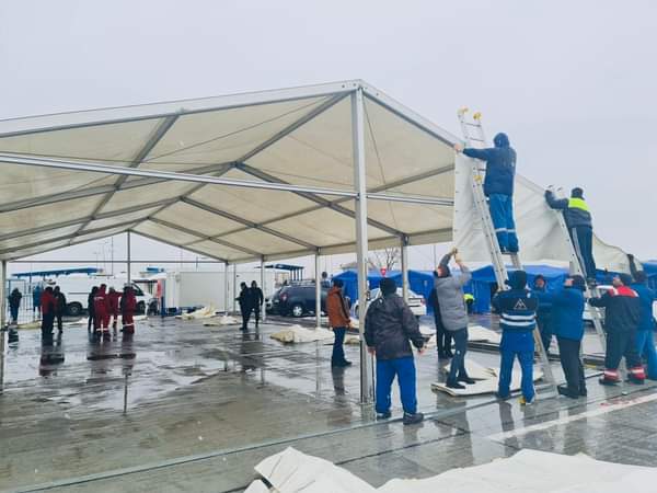 Consiliul Judeţean Hunedoara a trimis, printre altele, la Isaccea două corturi echipate cu tunuri de căldură