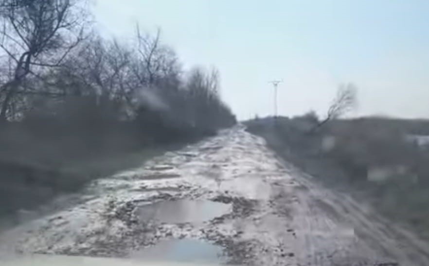 TULCEA: Drumul comunal DC 2 Sulina-Cardon-C.A. Rosetti intră în reparații urgente