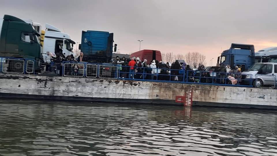 Peste 10.000 de cetăţeni ucraineni au intrat vineri în România