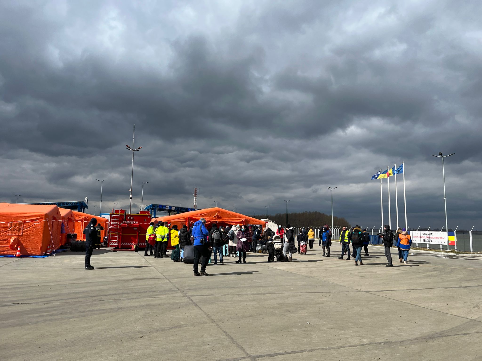 TULCEA: Numărul refugiaților care trec prin Vama Isaccea este în creștere