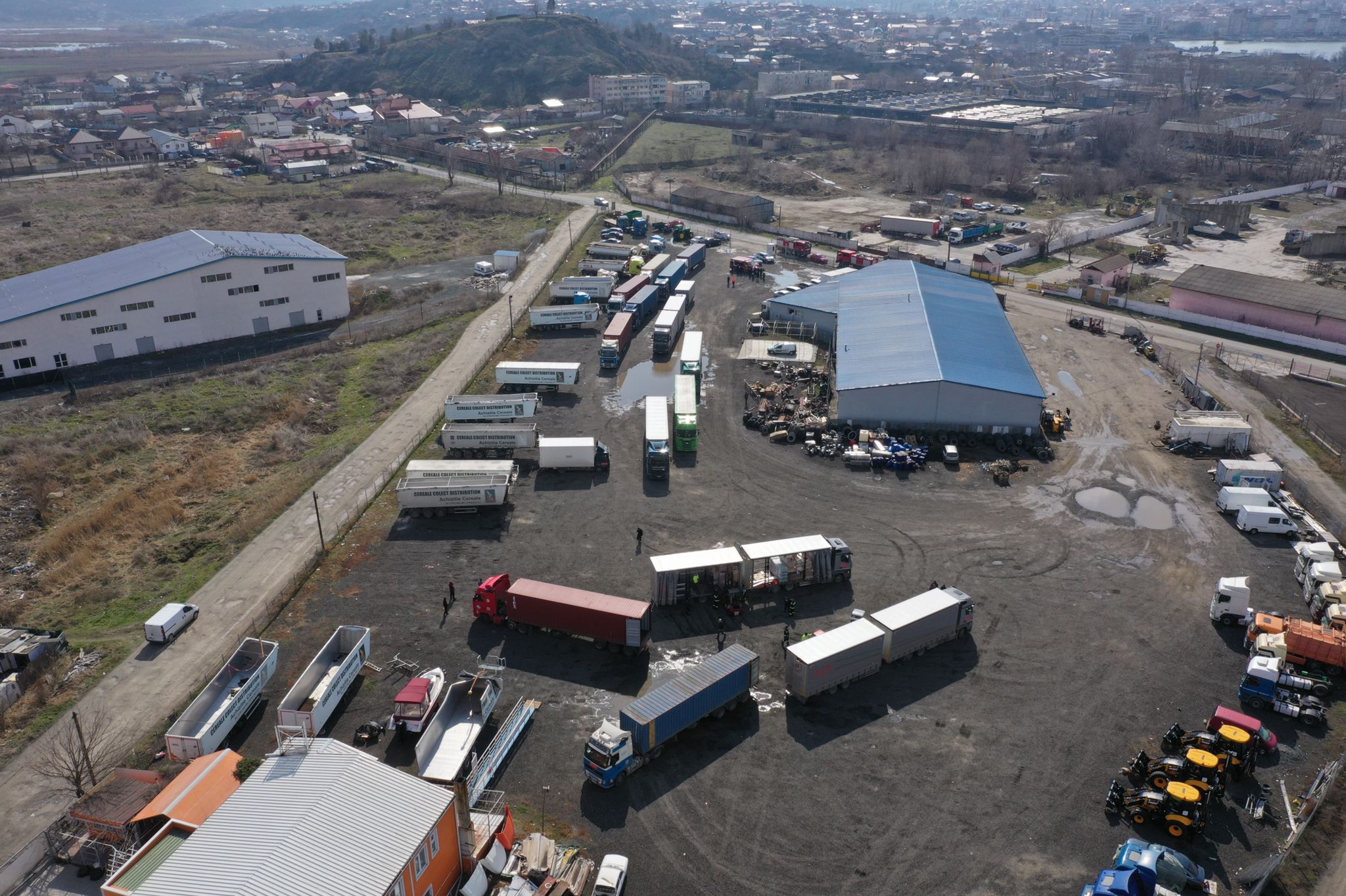 TULCEA: Ajutoare pentru autoritățile din Ucraina, sosite cu șapte tiruri din Germania