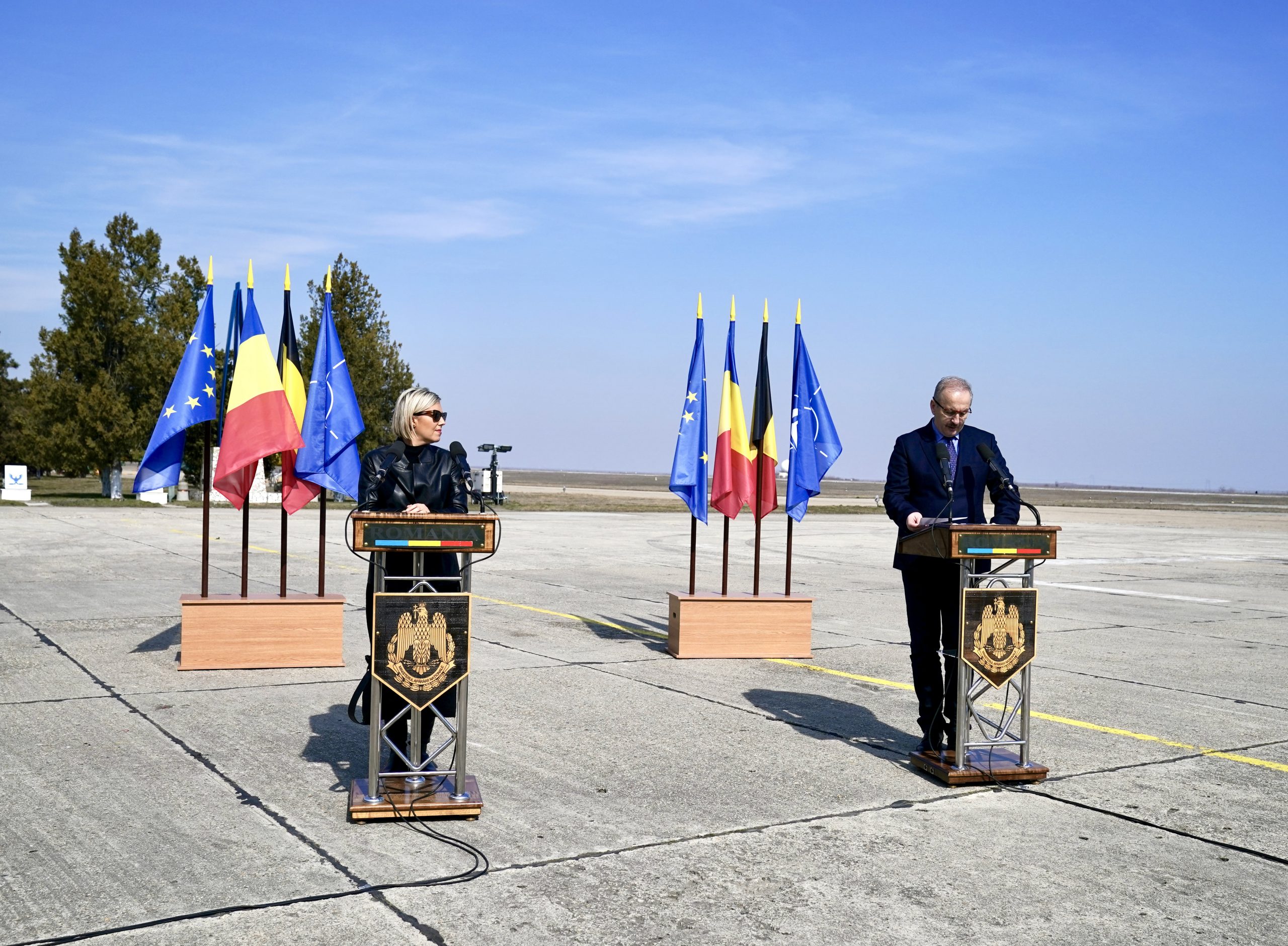 CONSTANŢA: Miniştrii Apărării ai României şi Belgiei s-au întâlnit la Baza militară de la Mihail Kogălniceanu