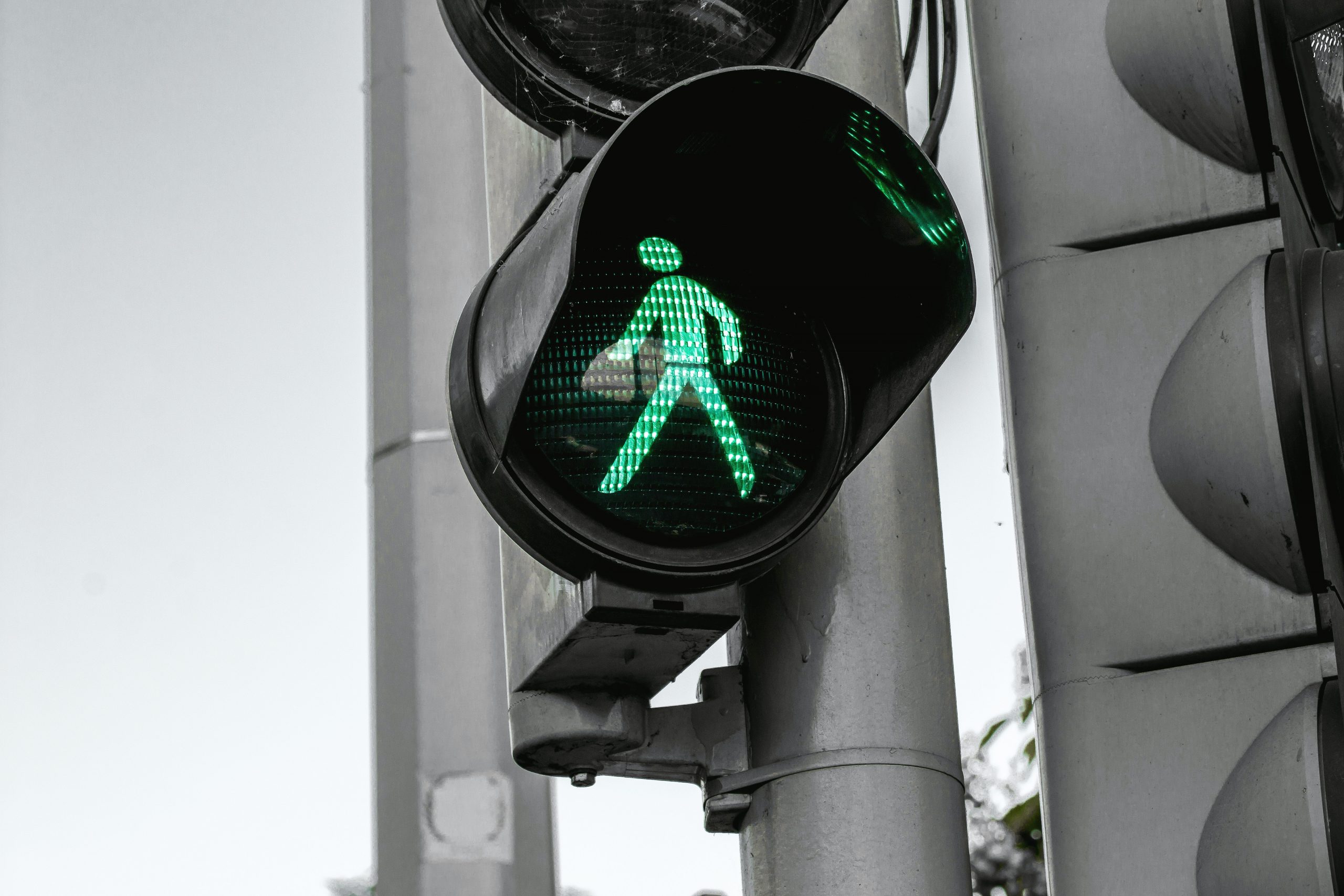 TULCEA: Vârstnicii solicită remedierea unor probleme legate de traficul pietonal