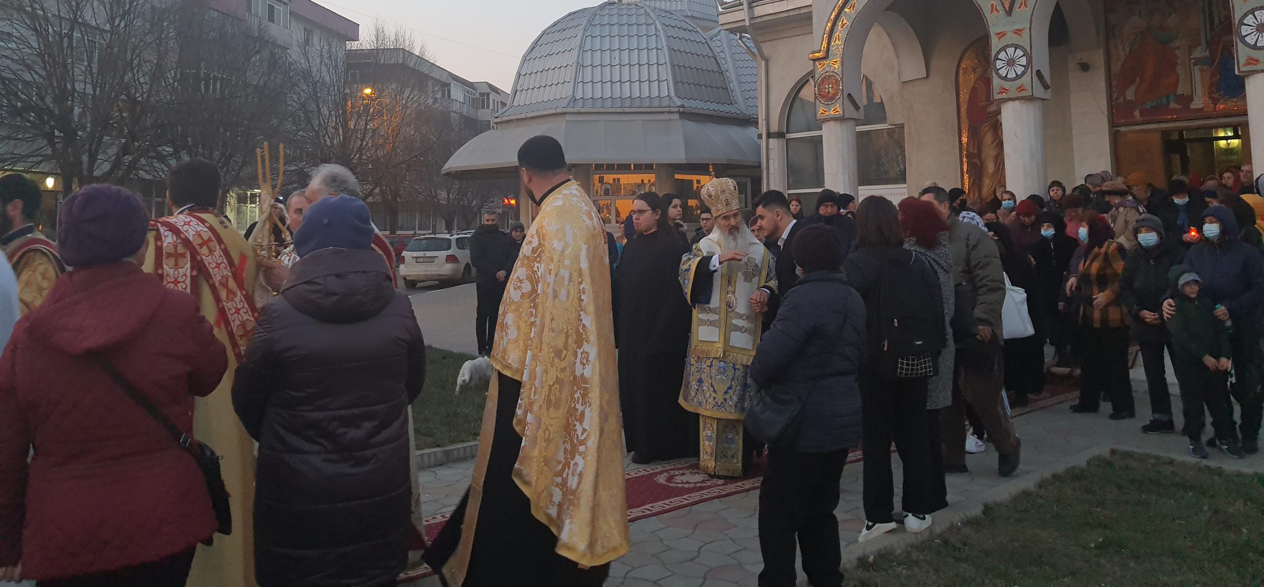 Procesiune religioasă pe străzile din Năvodari