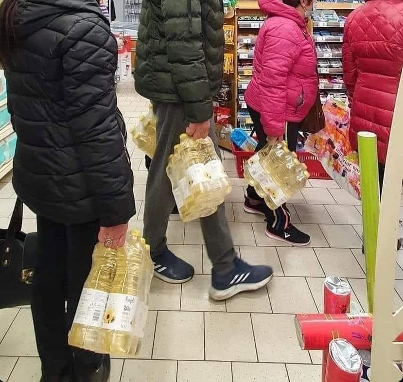 Încep controalele la distribuitorii de ulei care au mărit preţurile