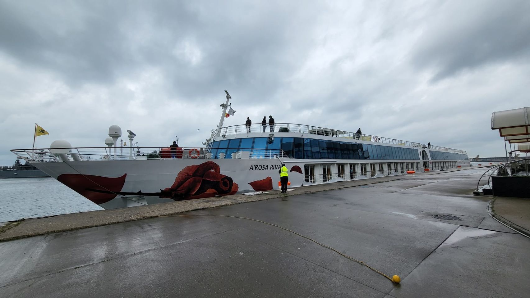 Nava fluvială de pasageri A Rosa Riva, escală în Portul Constanța