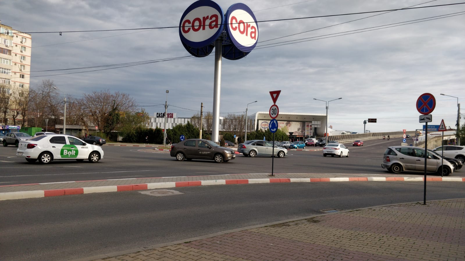 Programul hypermarket-urilor din Constanța în perioada sărbătorilor pascale