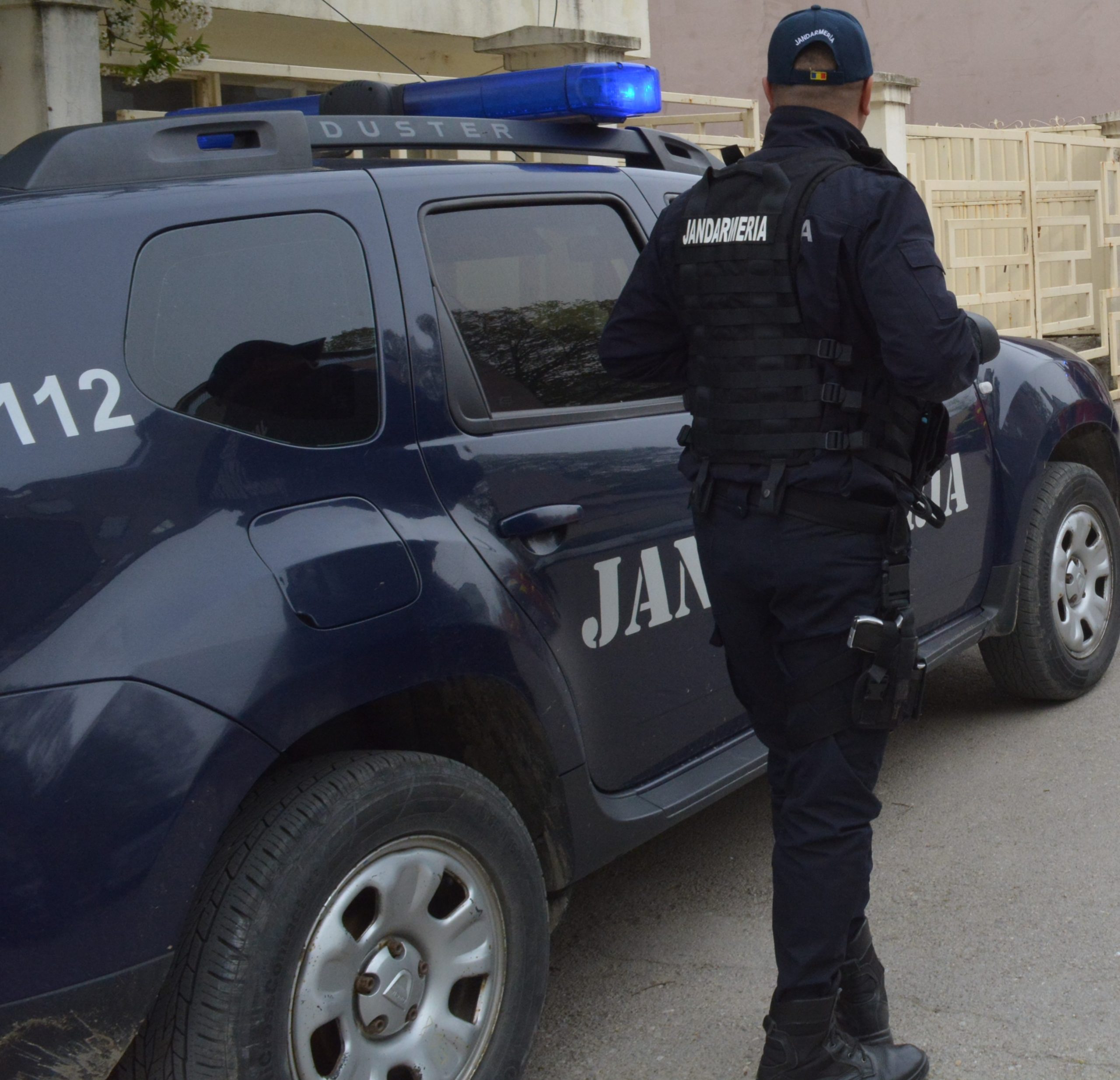 TULCEA: Un bărbat s-a ales cu dosar penal pentru loviri și alte violențe și distrugere, în urma unui scandal în trafic