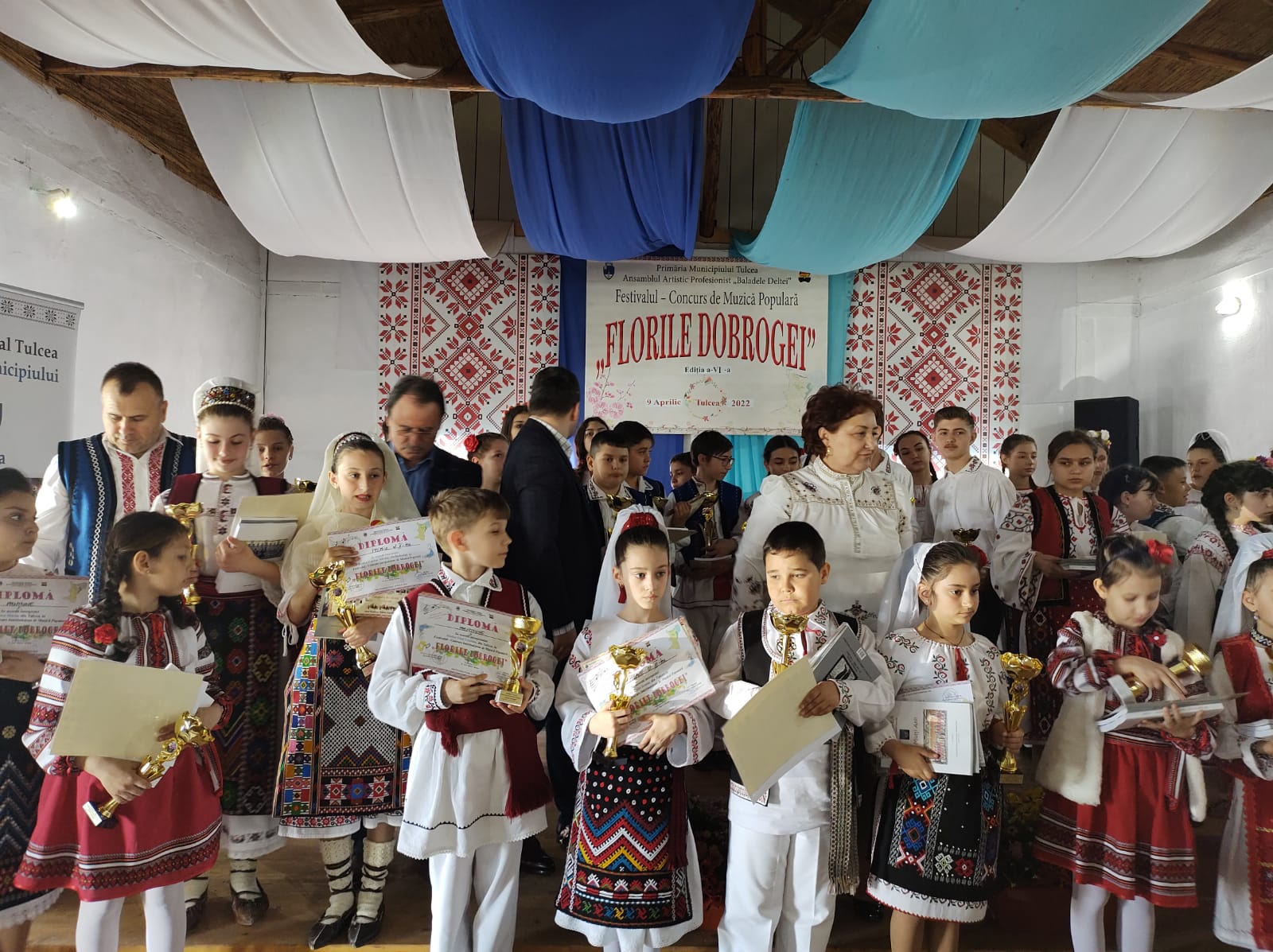TULCEA. Satul Pescăresc a găzduit a șasea ediție a festivalului-concurs interjudețean de muzică populară pentru copii și tineri între 7 și 18 ani