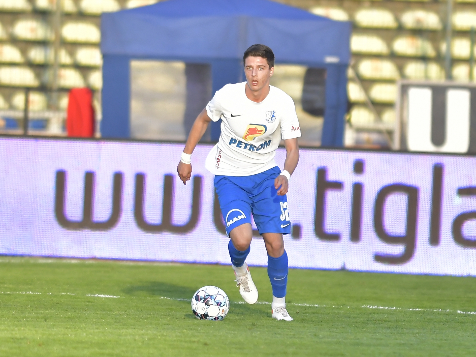 Al 54-lea fotbalist format la Academia Hagi a debutat în Liga 1