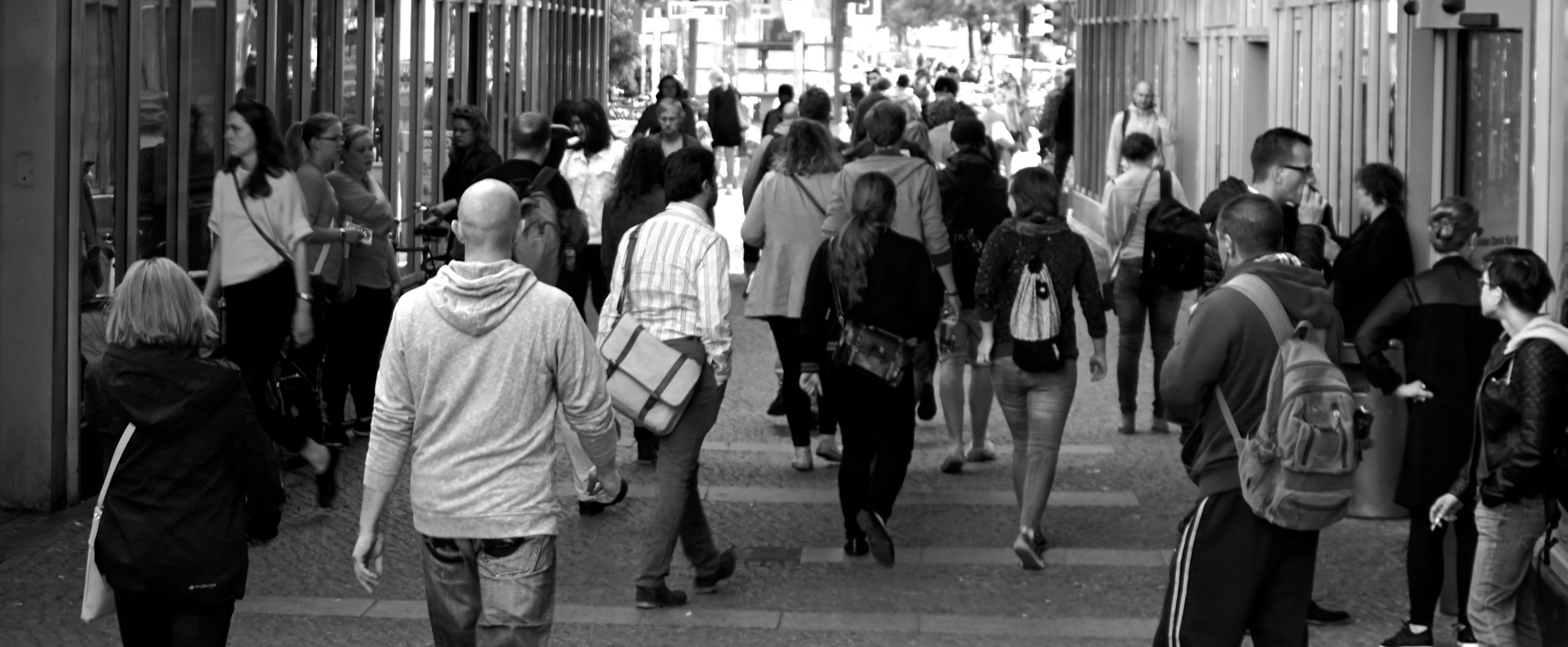 Sondaj CURS: 76% dintre români consideră că România se îndreaptă într-o direcție greșită