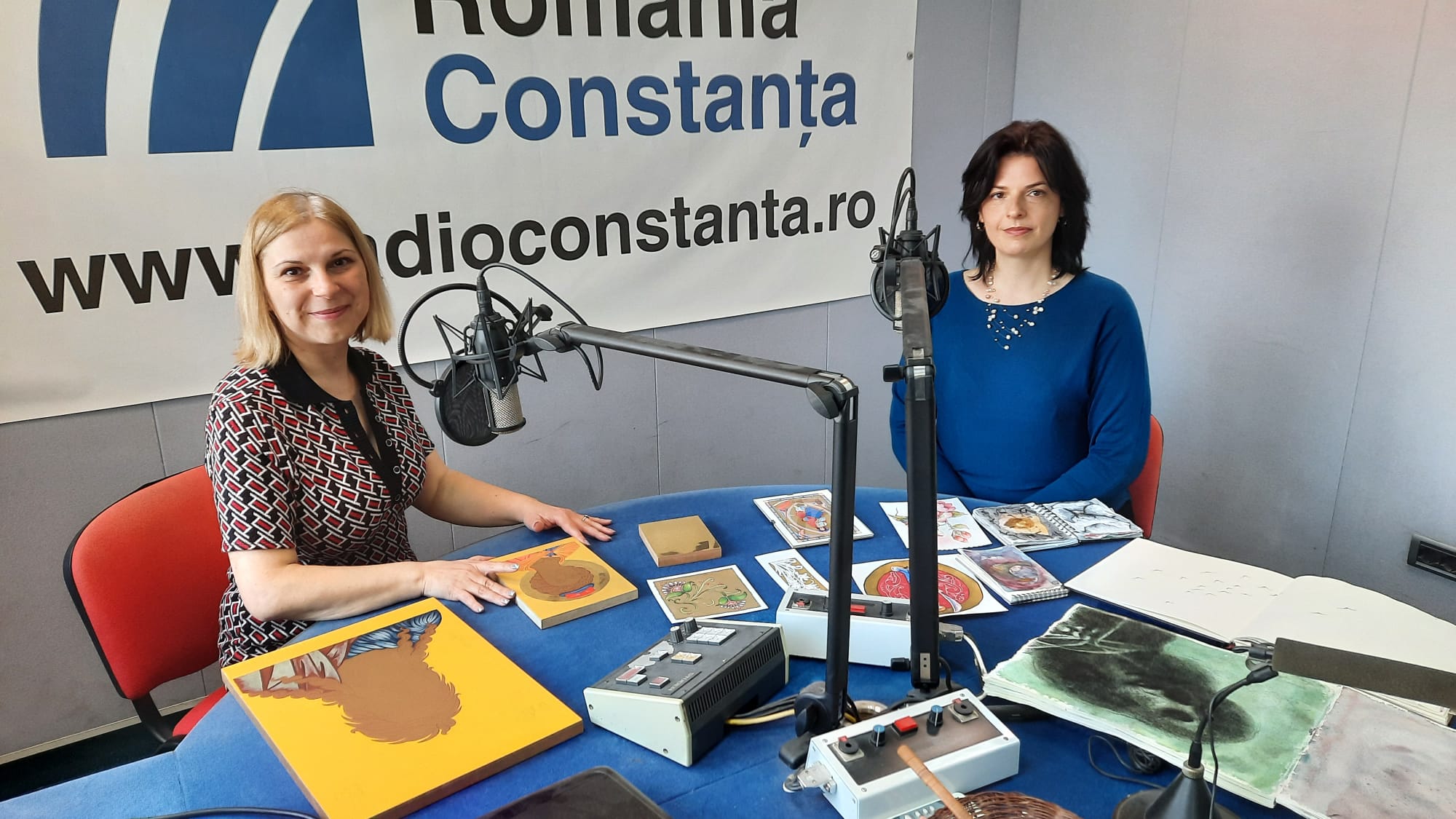 INTERVIU | Pictoriţa Mihaela Calotă: „Este nevoie de o anumită stare ca să pictezi pe icoane, este nevoie de un abandon în fața creației și în fața divinității“