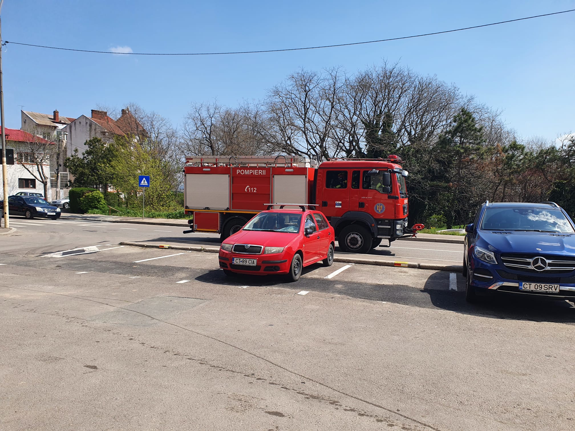 Alertă de incendiu într-un bloc din Constanţa FOTO