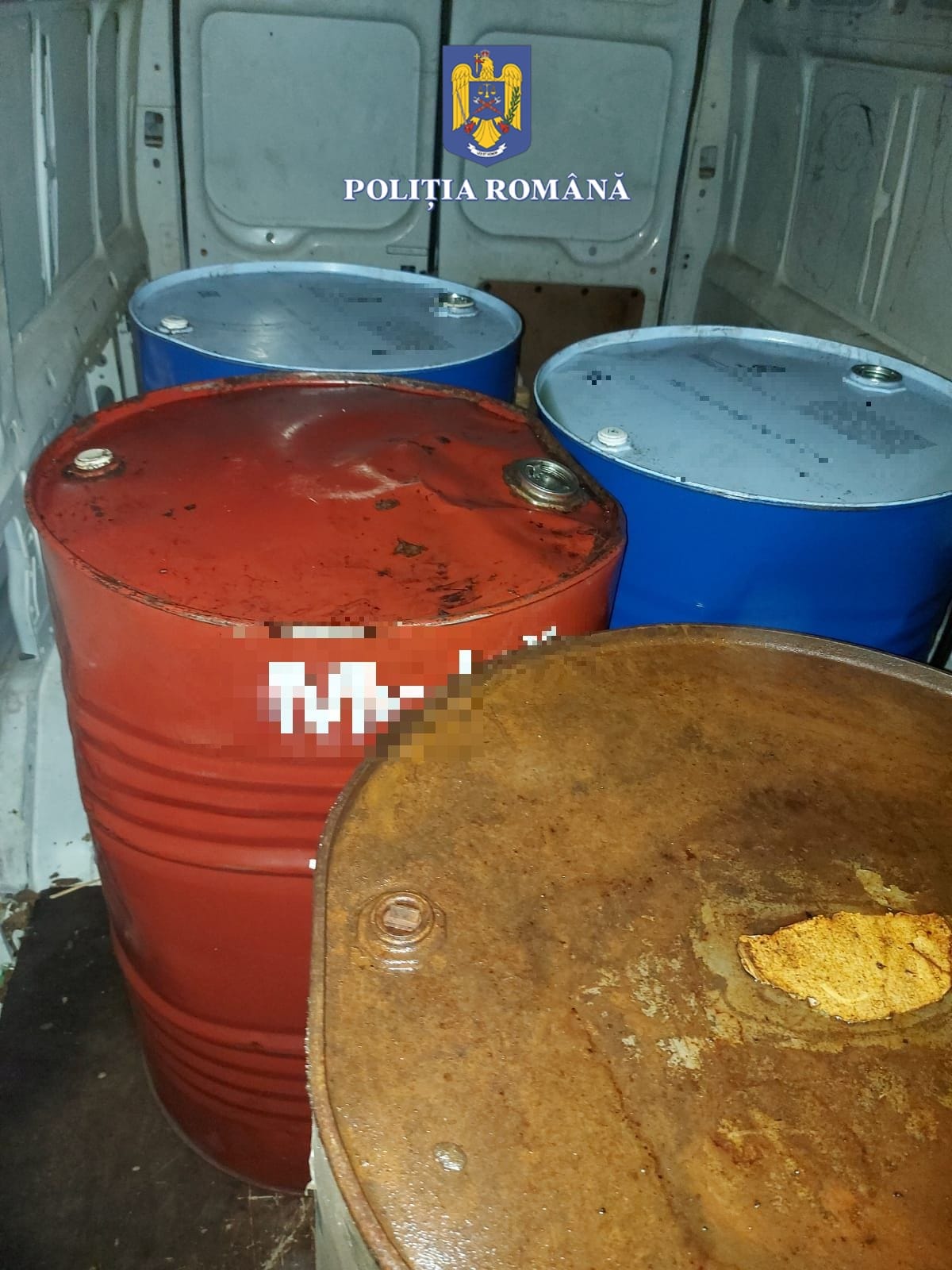 Județul Constanța: Contrabandă cu țigarete și motorină furată. Mai multe persoane au fost reținute și arestate