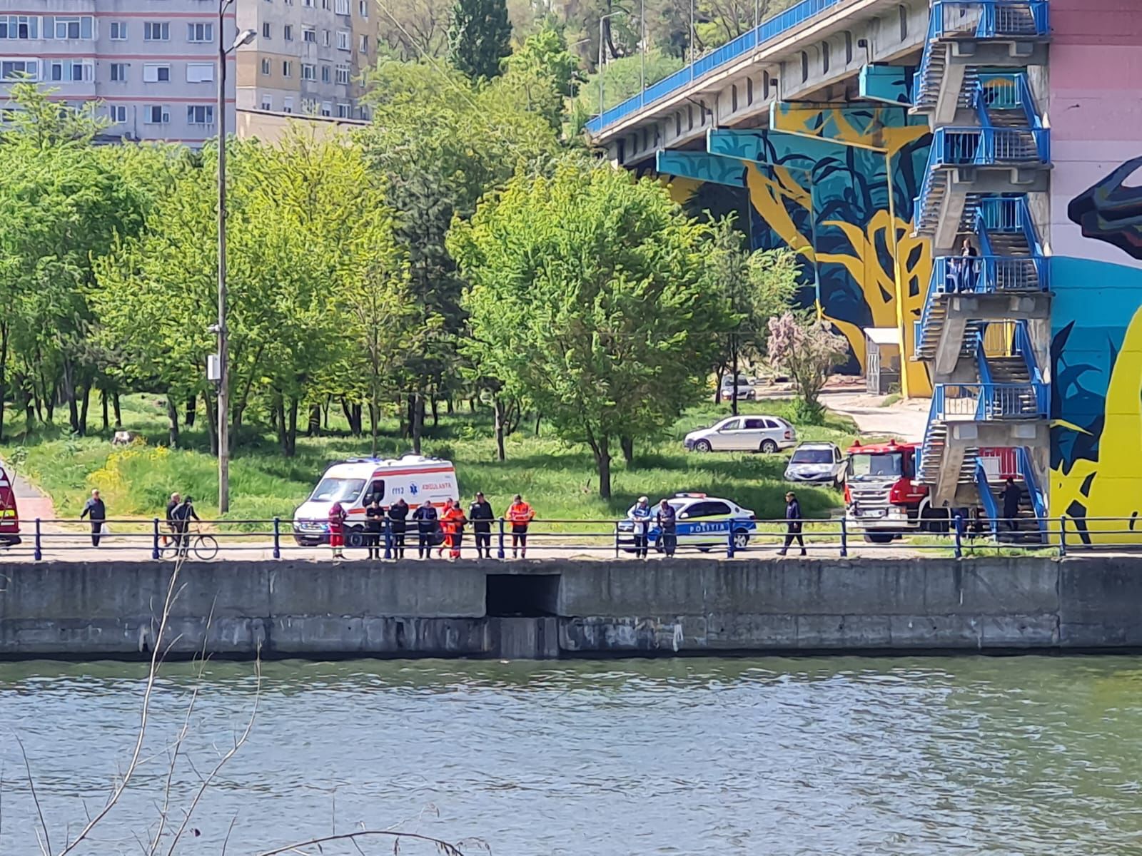 MEDGIDIA/FOTO: Persoană căzută în Canal