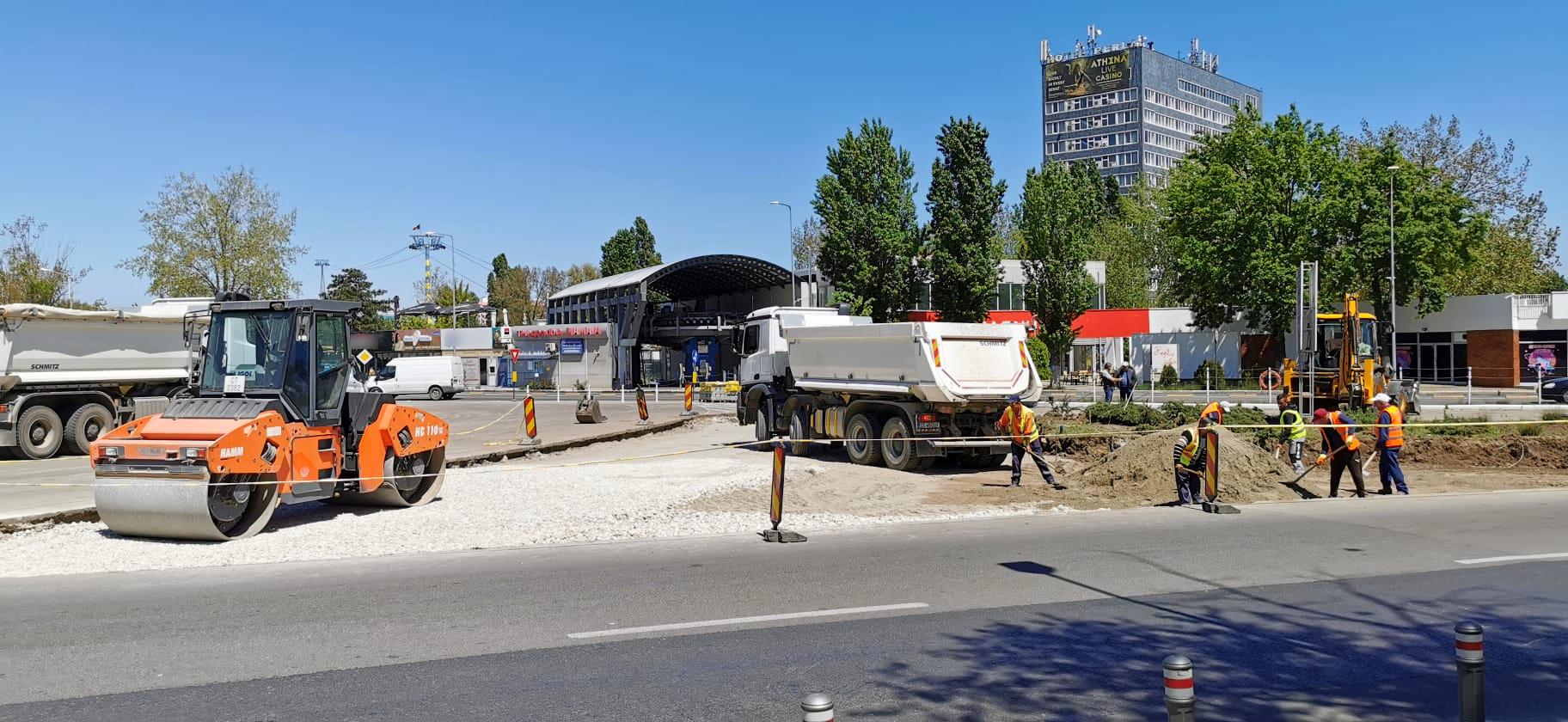 Continuă lucrările de amenajare a sensului giratoriu situat la intrarea în stațiunea Mamaia