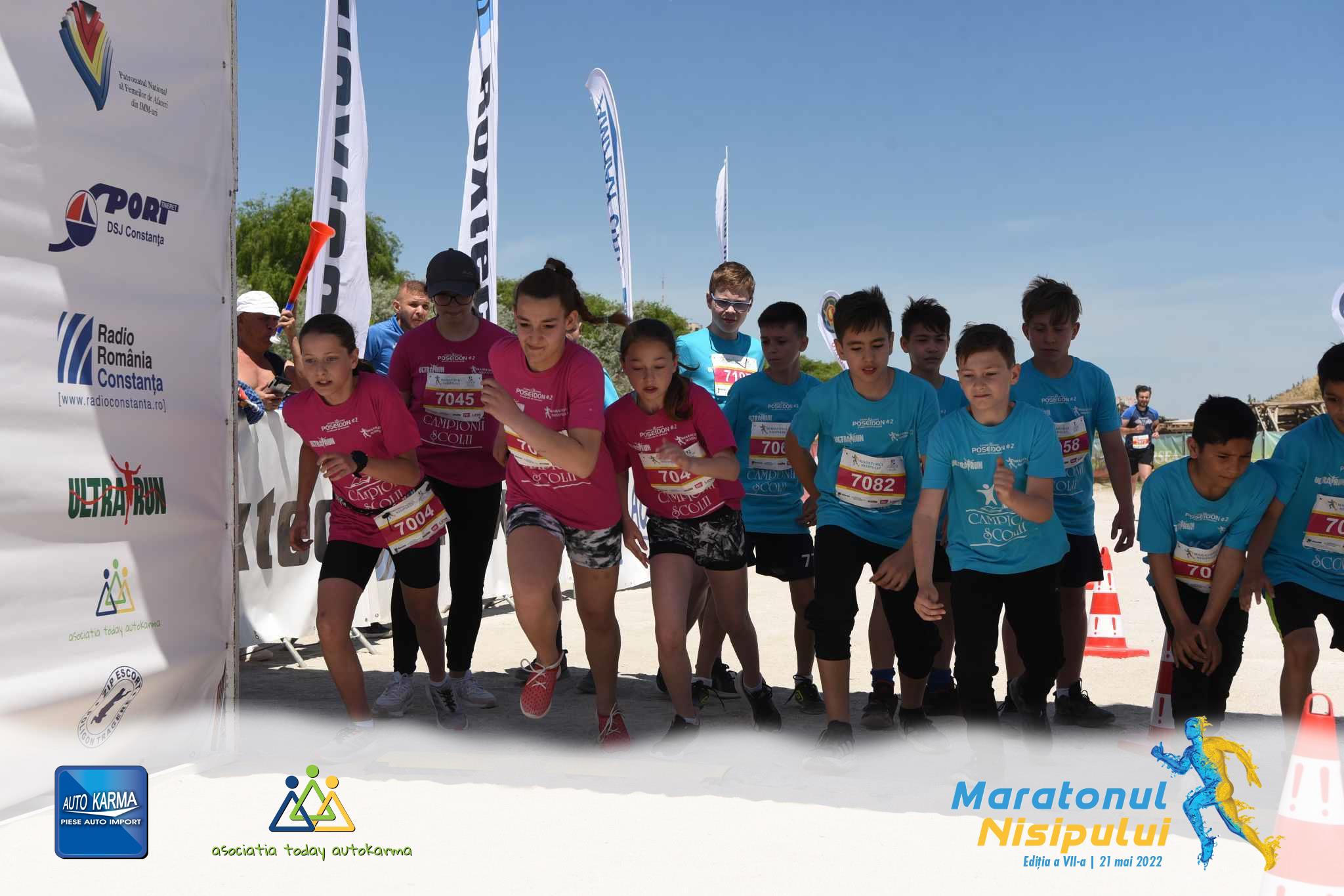 MARATONUL NISIPULUI: Peste 300 de copii şi familiile lor au luat startul într-o cursă caritabilă