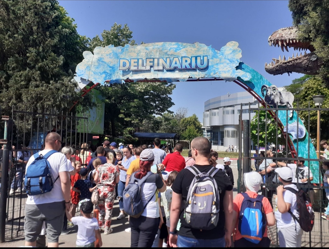 CONSTANŢA: Mii de turişti sunt aşteptaţi la Delfinariu în această minivacanţă