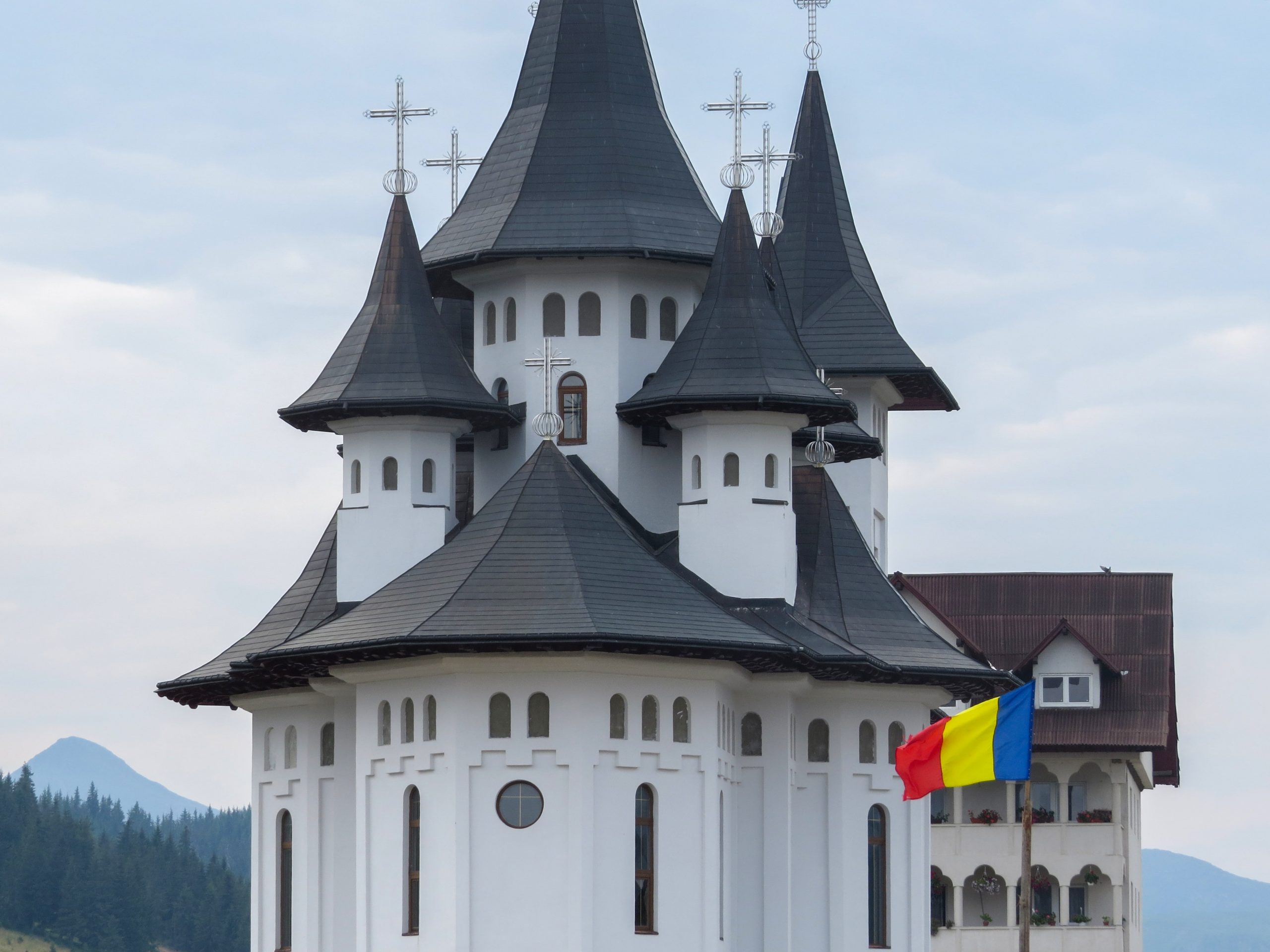 SĂRBĂTORI: Înălţarea Domnului (Ziua Eroilor)
