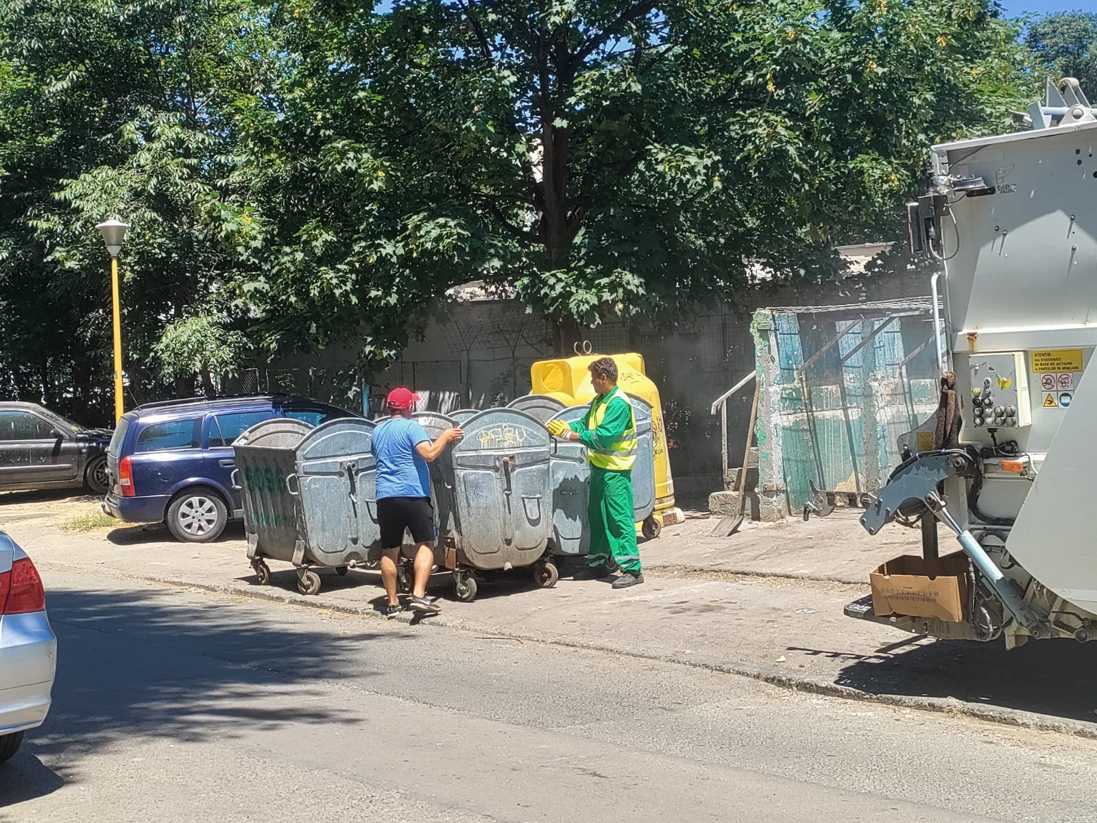 CONSTANȚA/FOTO: Angajații Polaris nu mai intră în 52 de platforme de gunoi, din cauza stării de degradare a amenajărilor