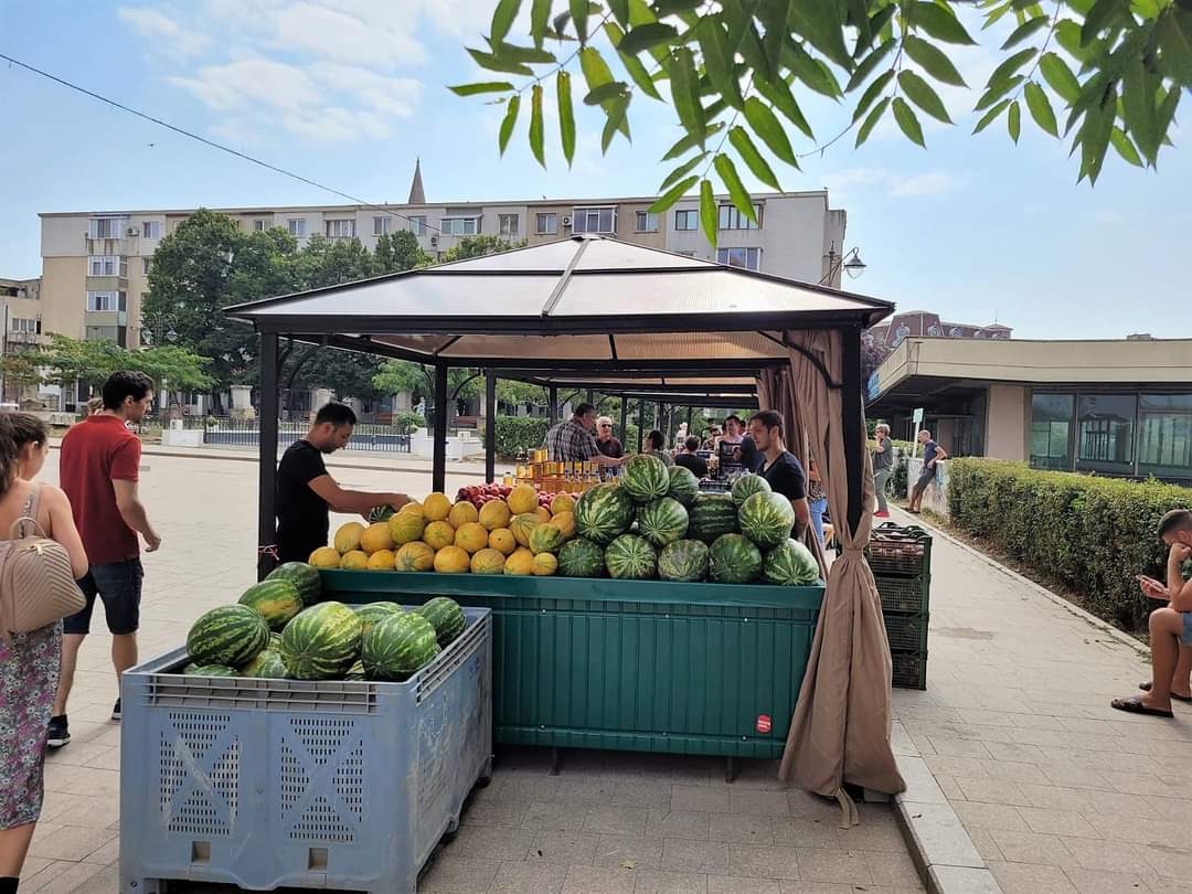 CONSTANȚA. A fost amenajată o piață volantă în centrul istoric al orașului