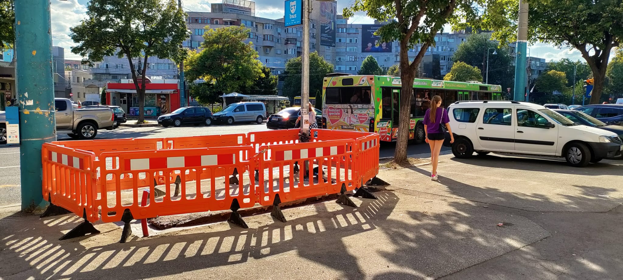 CONSTANȚA: Începe montarea noilor stații de autobuz acoperite
