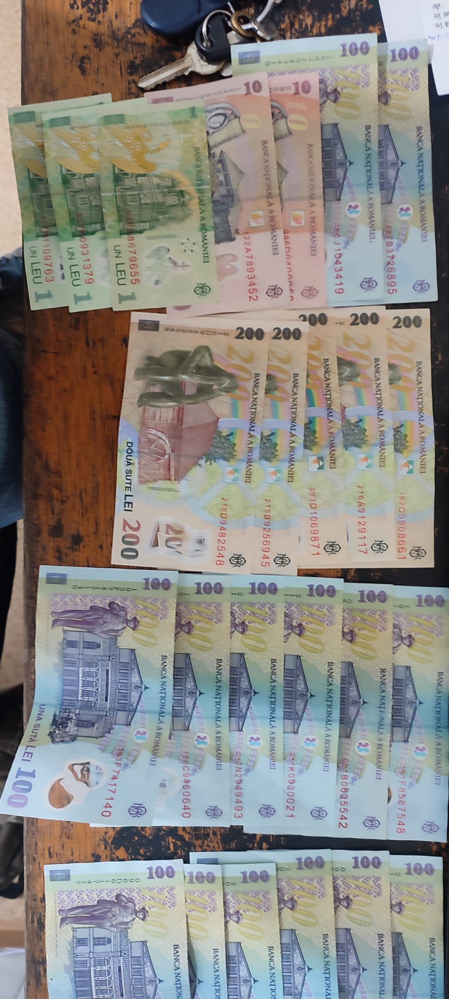 VAMA VECHE: A furat un rucsac cu bani și obiecte personale