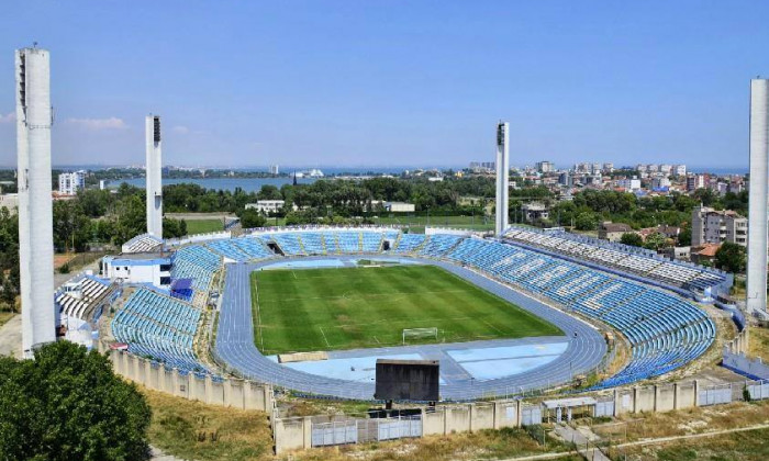 Cât timp vor dura lucrările la stadionul din Str.Primăverii?