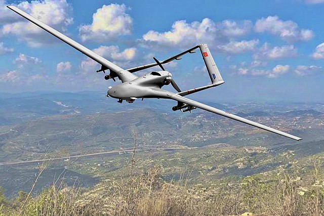 MApN vrea să cumpere 3 sisteme de drone Bayraktar