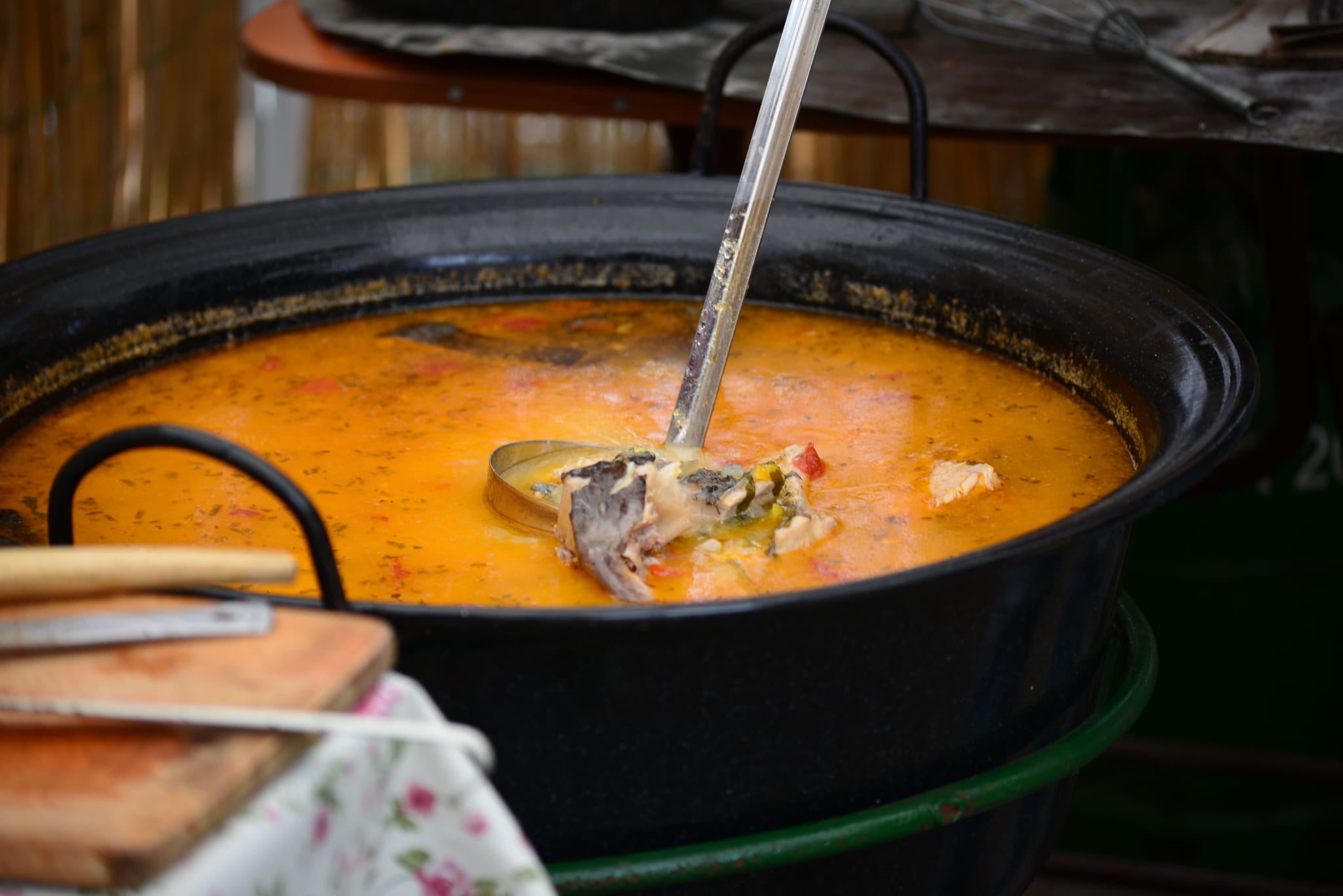 TULCEA: Cursuri gratuite pentru înfiinţarea punctelor gastronomice locale