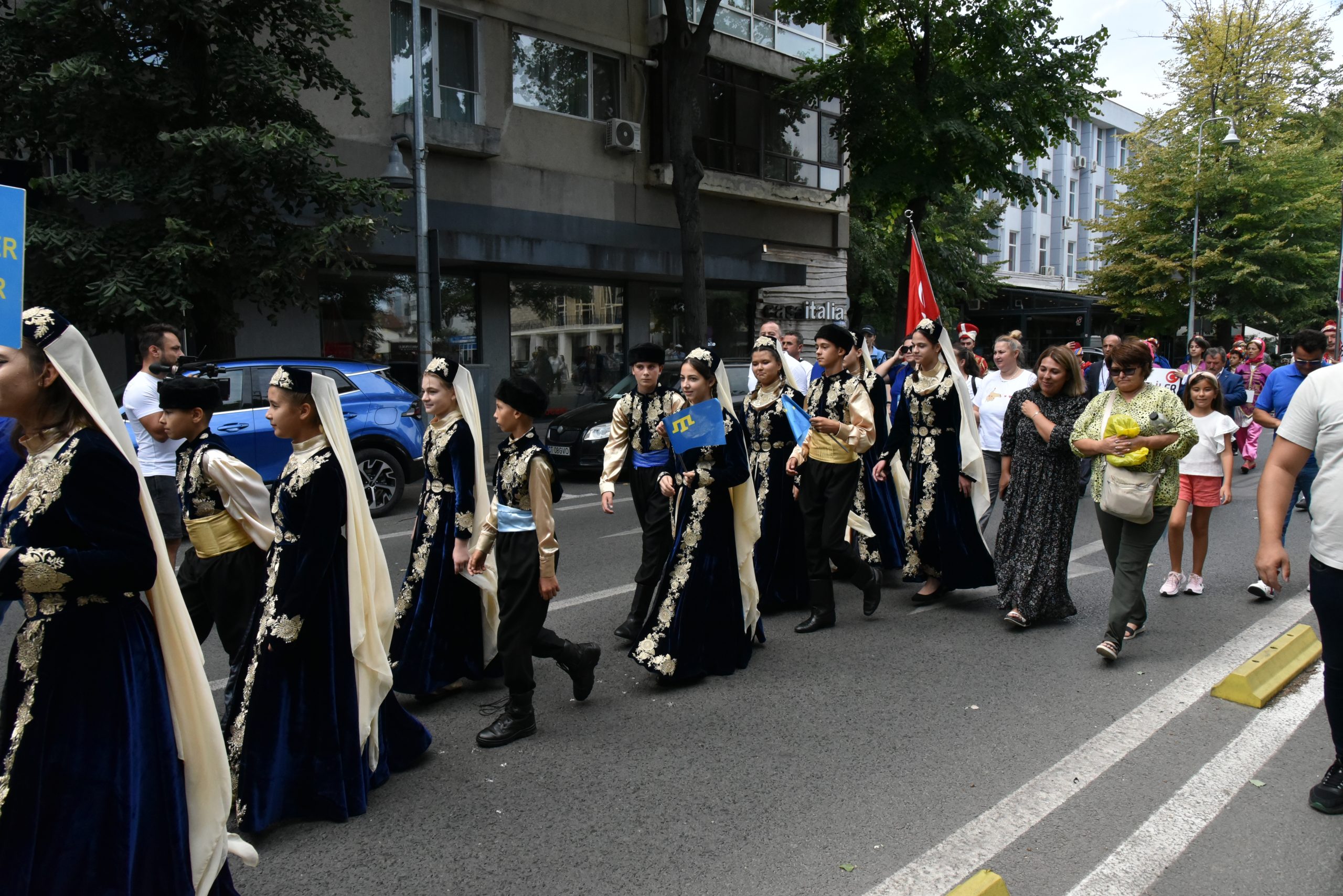 CONSTANŢA: A început Festivalul Internațional al Dansului, Cântecului și Portului Popular Turco – Tătar, ediția a XXVI-a