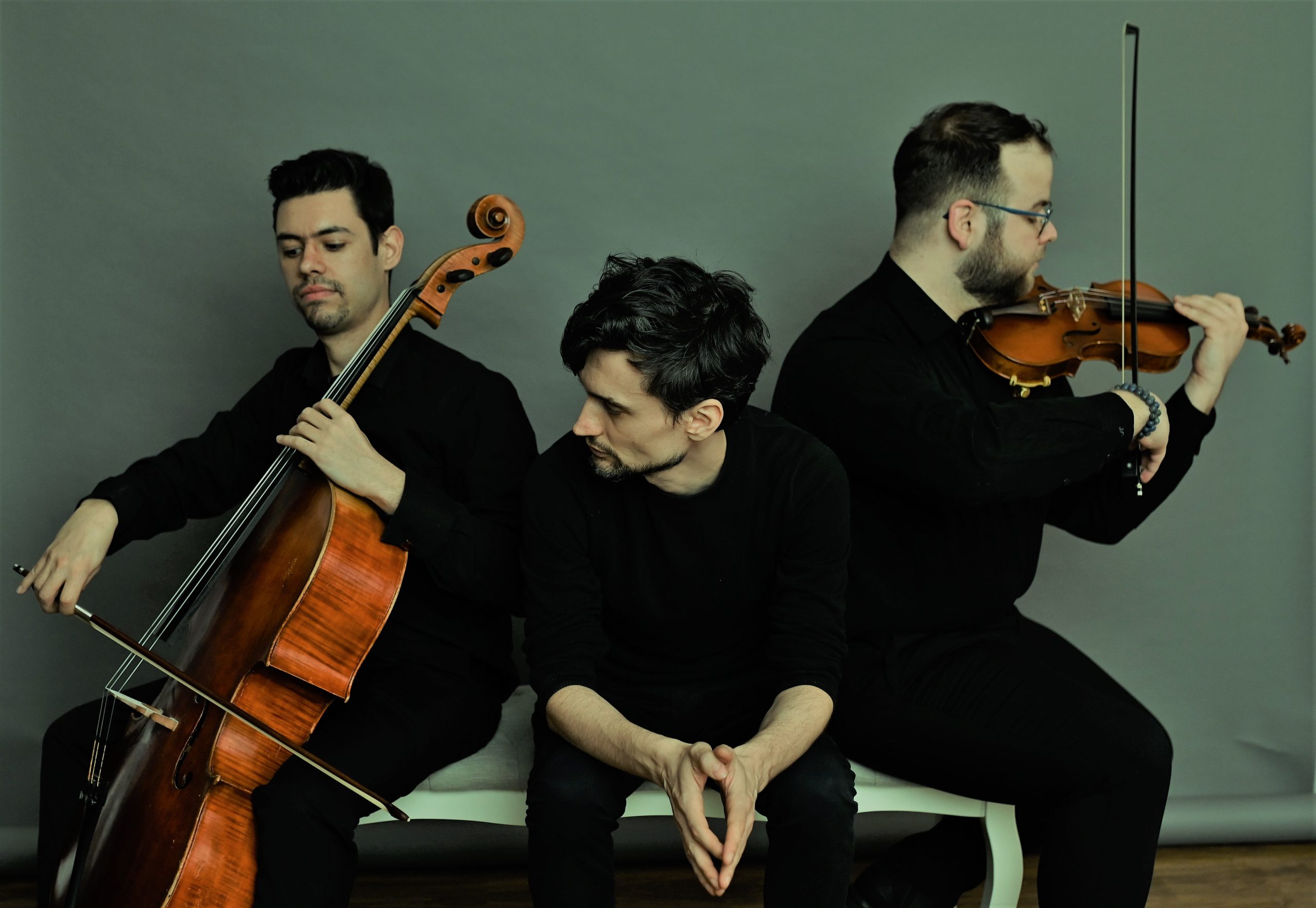 Pianistul Andrei Irimia ne propune un turneu național de concerte cu noul album „All Strings Attached”