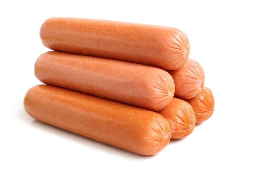 Alertă alimentară! Mai multe sortimente de crenvurşti, retrase de la vânzare după depistarea bacteriei Listeria Monocytogenes