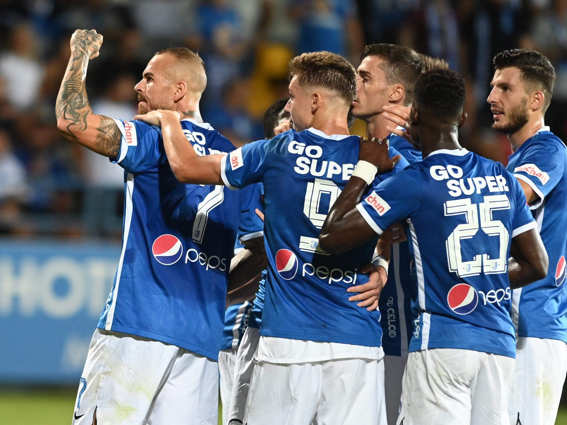 Farul o învinge pe FCSB și rămâne lider în Superliga de fotbal