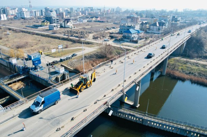 NĂVODARI: Se reiau lucrările la podul de peste ecluză