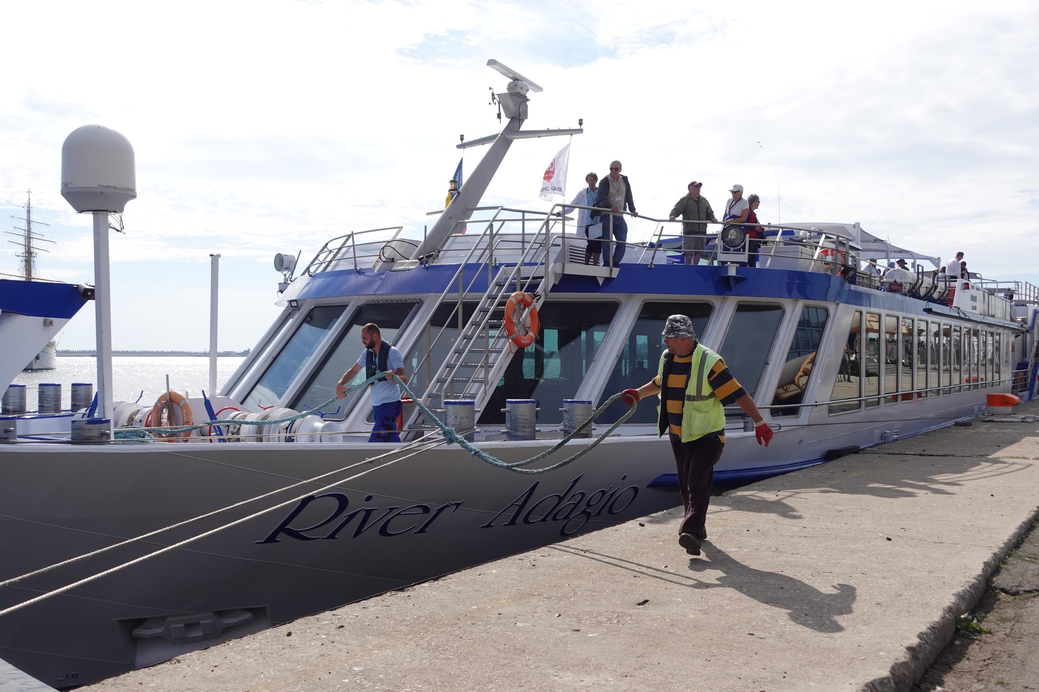 O navă cu turişti americani a acostat astăzi în Portul Constanţa