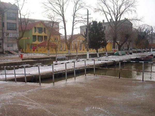 Ce soluții au găsit locuitorii din Sulina pentru a face față costurilor mari la căldură, în această iarnă?