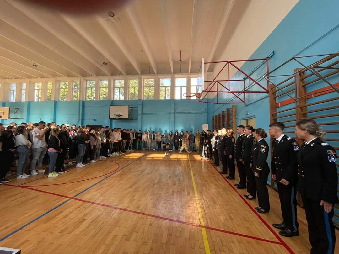 CONSTANŢA: „Ziua Armatei României în școli”, la Liceul Teoretic “George Călinescu”