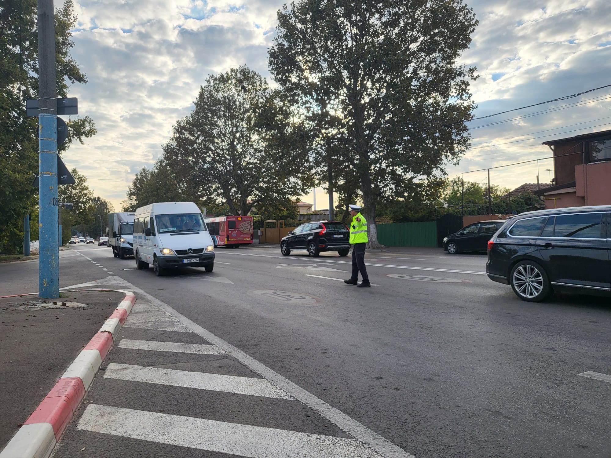 CONSTANȚA: Inconștiență la volan. Șofer de microbuz beat