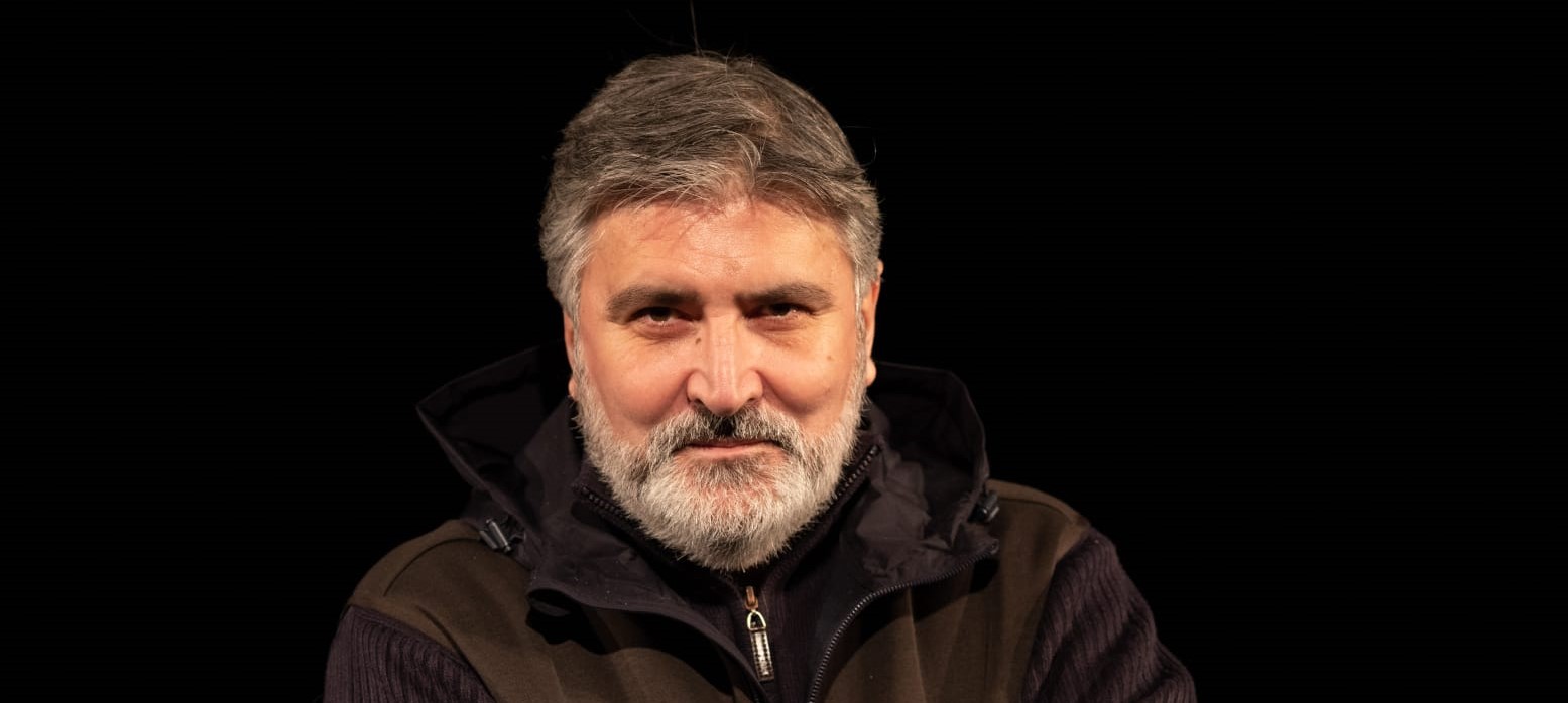 INTERVIU | Actorul Dan Cojocaru s-a reîntors la prima dragoste – Teatrul pentru Copii și Tineret: „Scena mi-a dat întotdeauna echilibru“